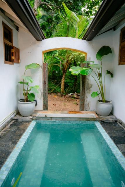 Treasure Crest Villa in Galle - Plunge Pool, 10 Min to Beach