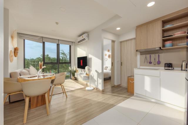 Melia 2BR with Rooftop Pool - Skypark Laguna