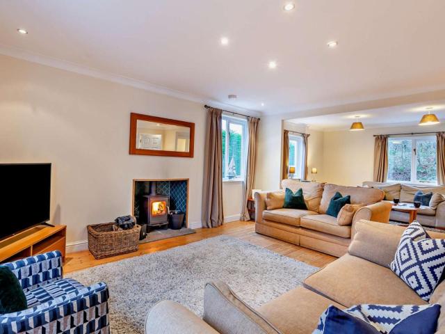 5 Bed in Grange-over-sands oc-sz593