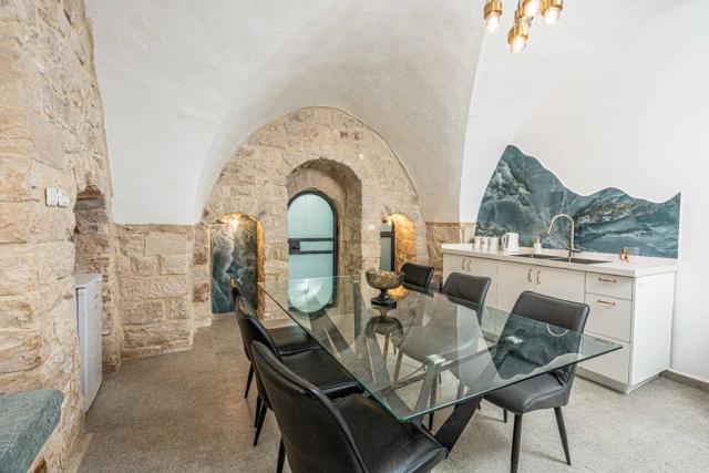 Moses Luxury apartments 36 b