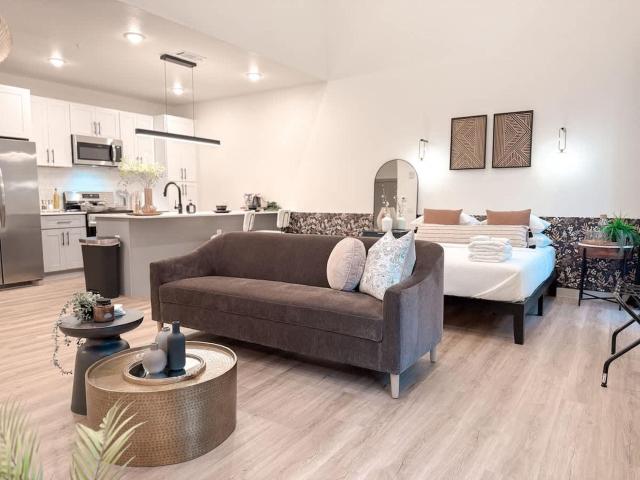 Roseland Studio - DT - DeepEllum - LowerGreenville