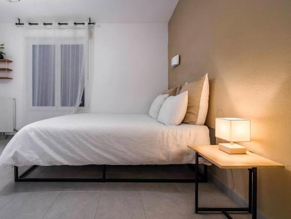 Pleasant, cozy studio with pool 2 mins from Montpellier