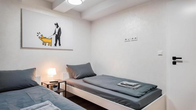 ALFA Stuttgart 2Z-Apartment 4 Betten SmartTV WLAN nahe Wasen Daimler l Bad & Küche l 2BR 4 beds kitchen bathroom