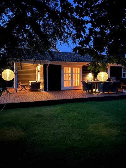 Charming Log Cabin 200 Metres From The Beach