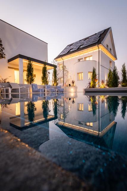 Resort Beatrice - Luxury Apartments - Pool & Sauna & Parking