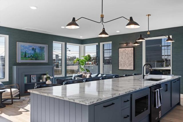 The Linden - Rooftop Views Refined Design New