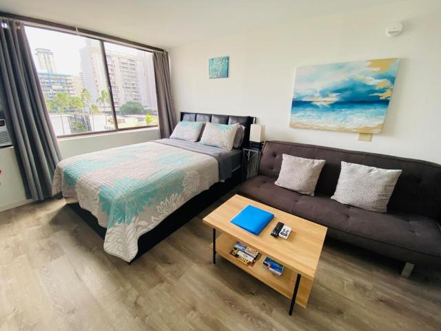 Waikiki Studio with Canal View