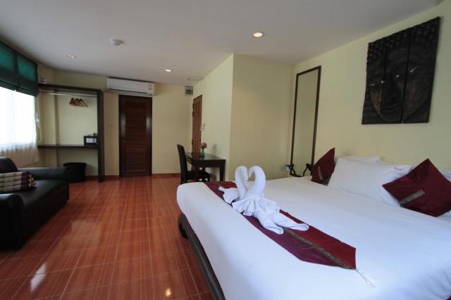 Karon Pool Hotel