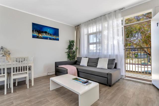 Walk to Beach And Cafes Near City And Airport