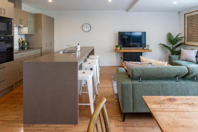 Sherborne Secure Townhouse with Double Garage