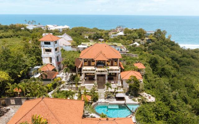 Uluwatu Mansion Hostel