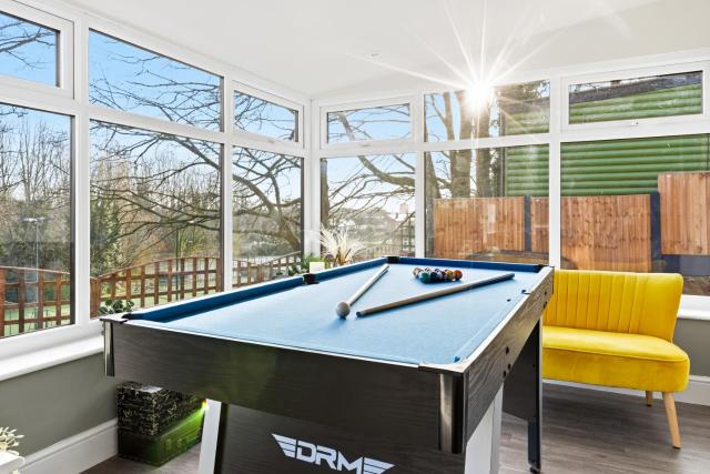 Spacious 4B home, great for contractors and families