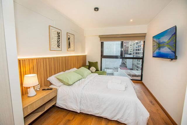 BSR Brand New Apt Near Larcomar w/ Parking & Gym