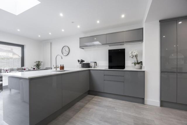Stylish 3 Bed Home Close to Gloucester City