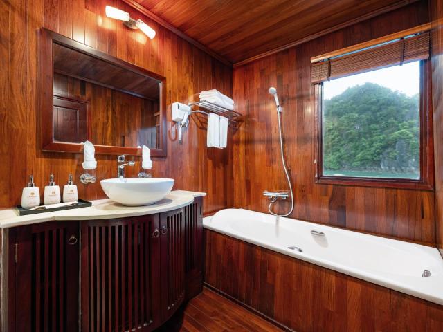 Amanda Legend Cruise 5 Cabin on Ha Long