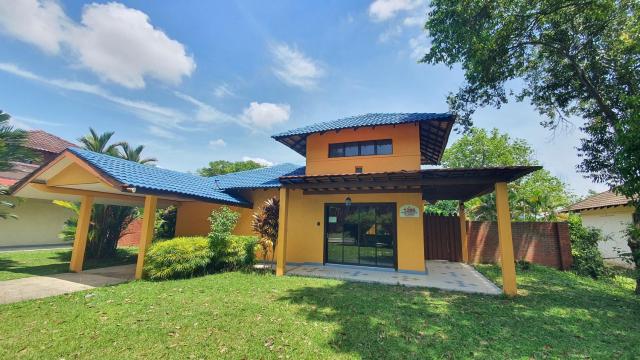 Lilac Villa A'Famosa Resort by Holiday Pool Villa
