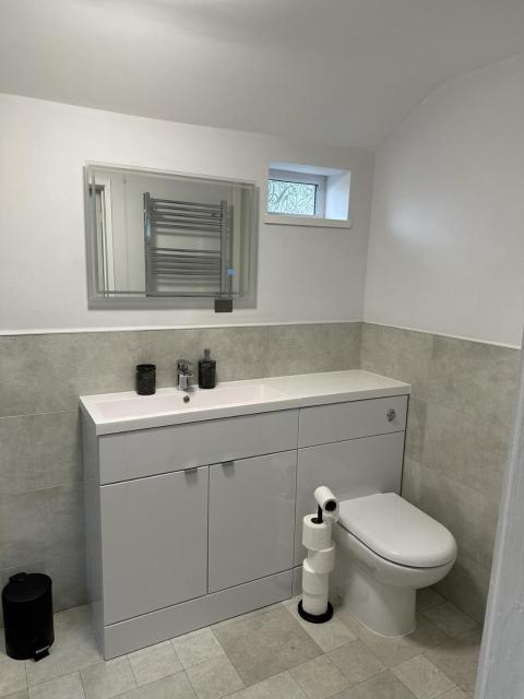 3 Bed Chill Glouc Free Parking