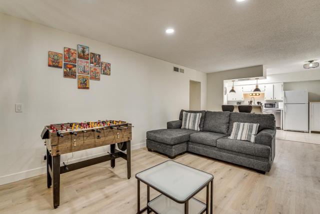 Walkable Old Town Scottsdale Condo w/ Pool Access