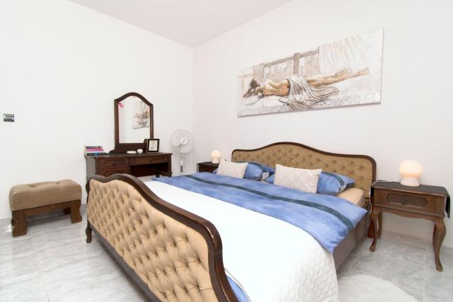 Camino Apartment