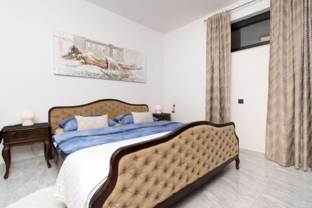 Camino Apartment
