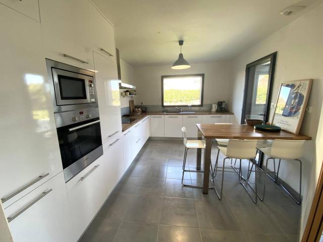 Superbe villa avec WIFI à 300m d'une plage de sable fin à l'ILE GRANDE - Ref 296