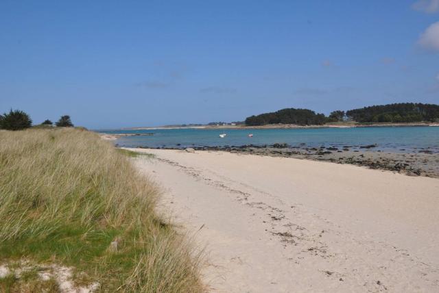 Superbe villa avec WIFI à 300m d'une plage de sable fin à l'ILE GRANDE - Ref 296