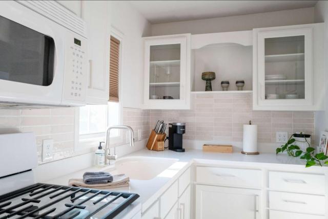 cozy vibe - modern meets retro - with pool & hot tub at The Ponderosa