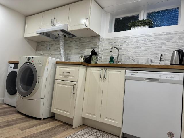 Happy, Cozy, Loving Guest Space in West Vancouver