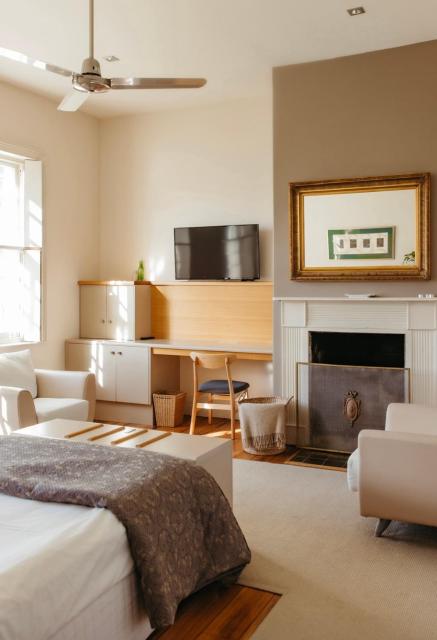 The Woodbridge Waterfront Rooms