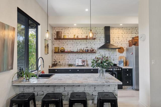 Escape to a Mountain Retreat in Beechmont, Australia