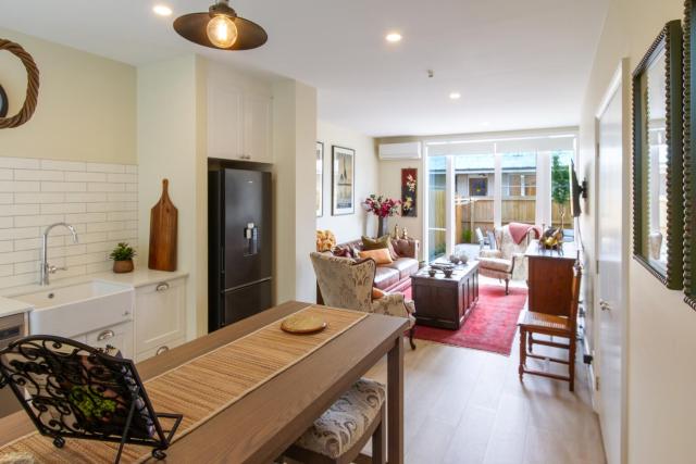 Central 3BR and 2 and half Bath Townhouse with Parking