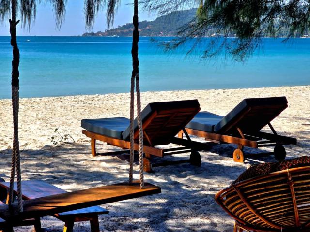 White Beach Hostel