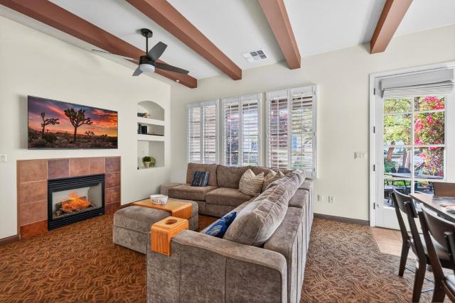 LV213 Single Story 2 Bedroom with a 2 Car Garage