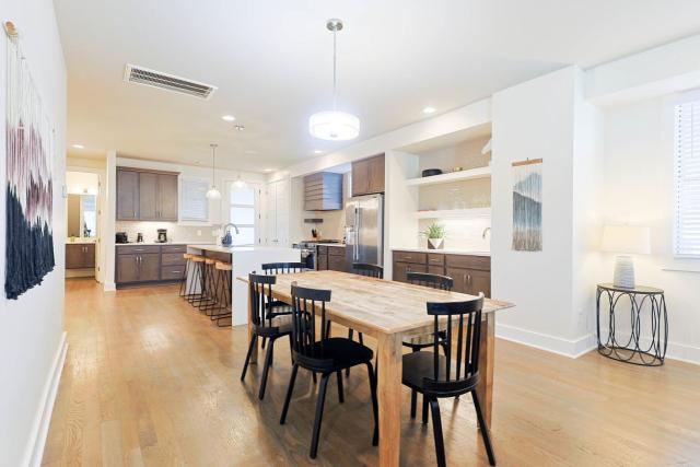 Stylish Brand-New Townhome Near Hotspots