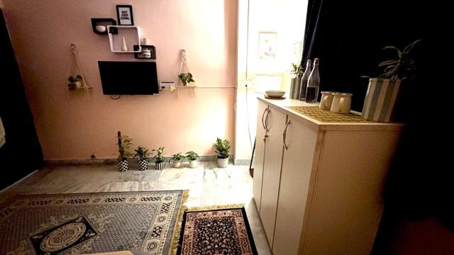 Private Room 1 in Spacious 3BHK with elegant Living