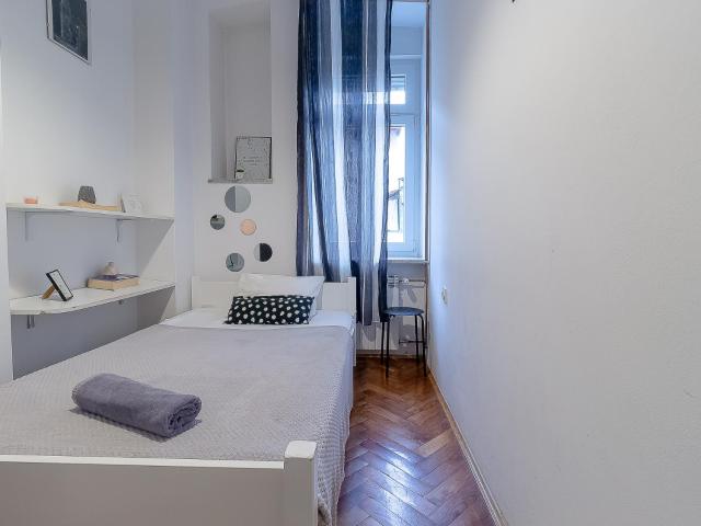 Apartment G37