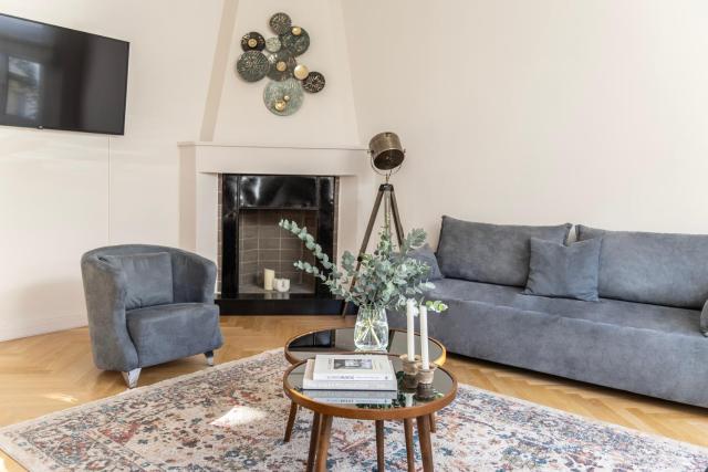 Kolonaki Chic Haven - A Downtown Retreat