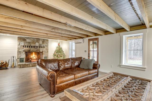 Rural Retreat! Updated Mountain Home in Baker