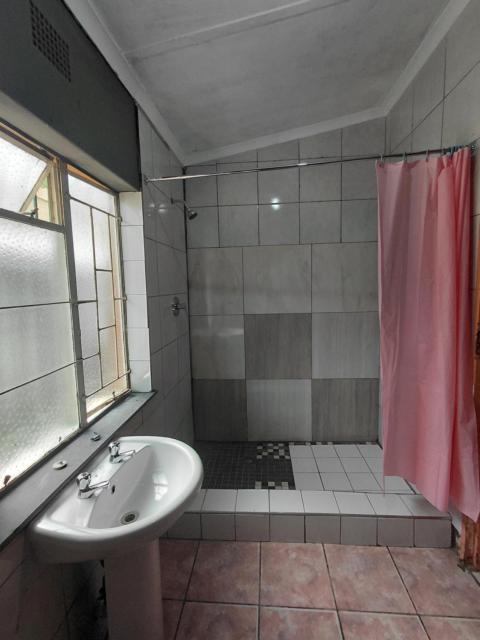 Mama R's Hostel Life Experience