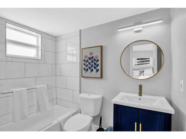 Rustic Retreats Modern 1BR for 4 guests in the heart of Fort Lauderdale