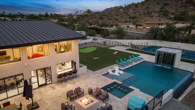 Luxury Manor with Pool, Spa, Pickleball, Views, Golf