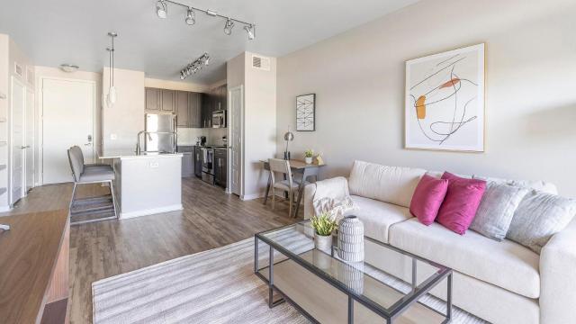 Landing Beautiful 1BD Clubhouse Gym
