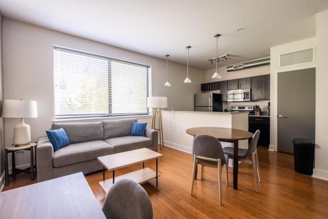 Landing Incredible 1BD Clubhouse Gym