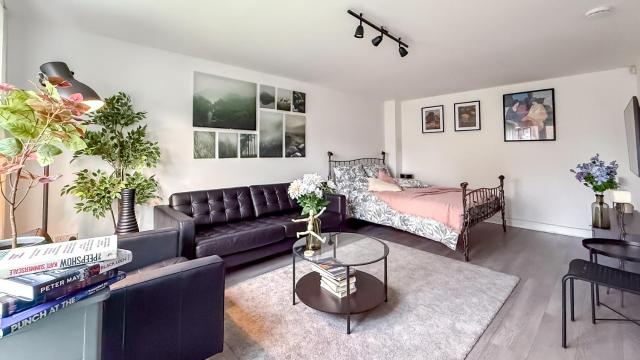 New Modern Detached House with 5bdr Glasgow