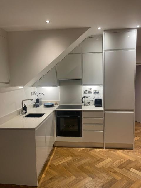 Luxury One Bed Penthouse Apartment in Central Dublin D2