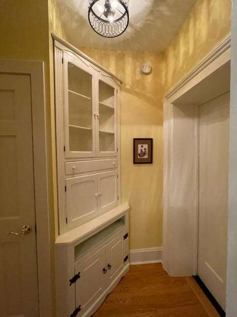 Downtown 3BR duplex full kitchen parking off i-787