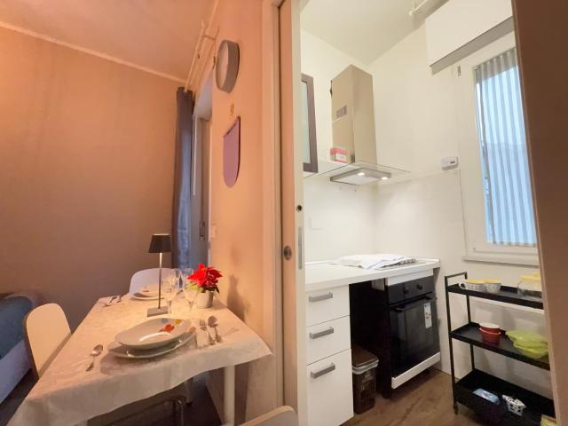 5 minutes' walk from the Olympic Stadium