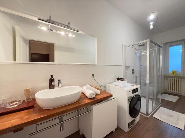 5 minutes' walk from the Olympic Stadium