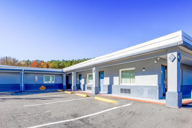 Whispering Pines by Hotel O White stone VA