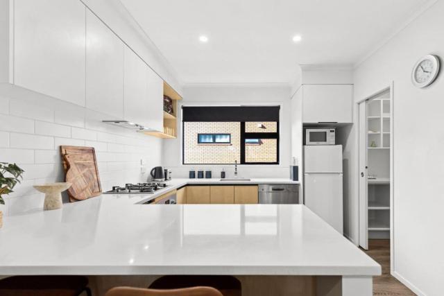 2Bed Masterpiece in Hamilton - Townhouse and Carpark